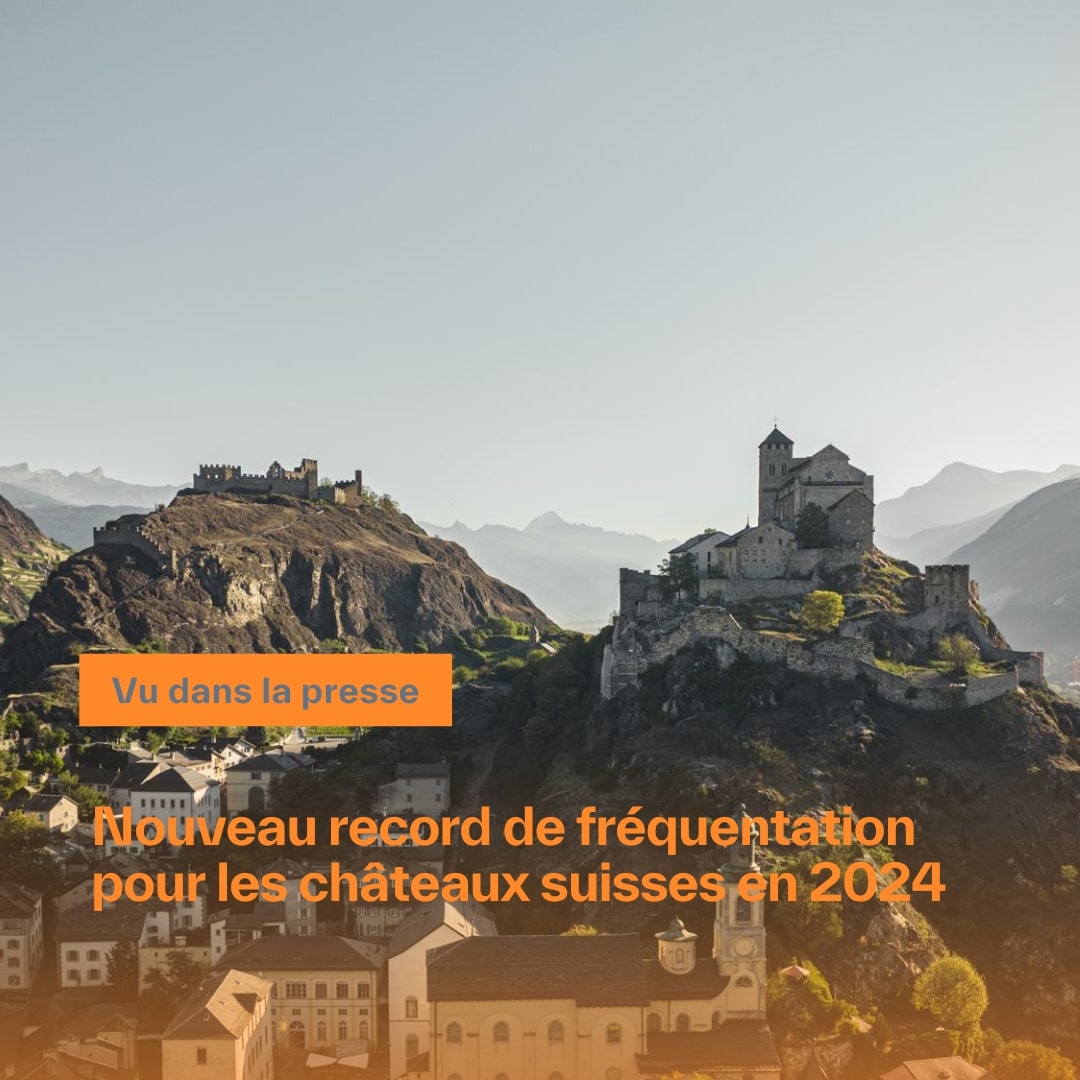 Vue dans la presse Les châteaux suisses ont enregistré un nouveau record de fréquentation l'an dernier. Au total, plus de 1,5 million de personnes se sont rendues dans les 30 châteaux les plus importants du pays, annonce leur association faîtière mercredi. En 2023, ils étaient 1,3 million. Dans son communiqué, l’association Les Châteaux suisses relève qu’un passionné est parvenu à visiter les trente sites en quelques mois seulement. Il devient ainsi le premier gagnant du « Trail des châteaux suisses » qui a récemment été lancé. La dixième Journée des châteaux suisses aura lieu le dimanche 5 octobre. Huit des trente sites membres de l’association sont romands, dont Valère et Tourbillon qui ont rejoint l'année dernière l'association. #museesvalais #wallisermuseen #museedhistoireduvalais @visitsion @culture.canton.vs @dieschweizerschloesser #museesvalais #museedhistoireduvalais
